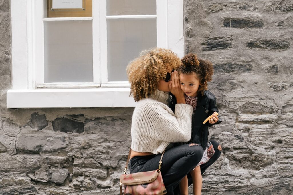 découvrez l'importance et l'émotion que représente le mot 'mère'. un hommage à toutes les mamans, explorant leur amour inconditionnel, leurs sacrifices et leur rôle fondamental dans nos vies.